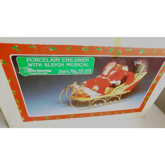 Vintage Christmas Around the World Porcelain Children With Musical Sleigh - Picture 3 of 6